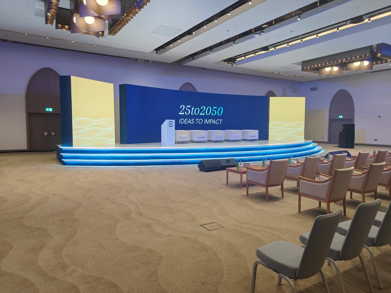 25to2050 illuminated stage with panel seating